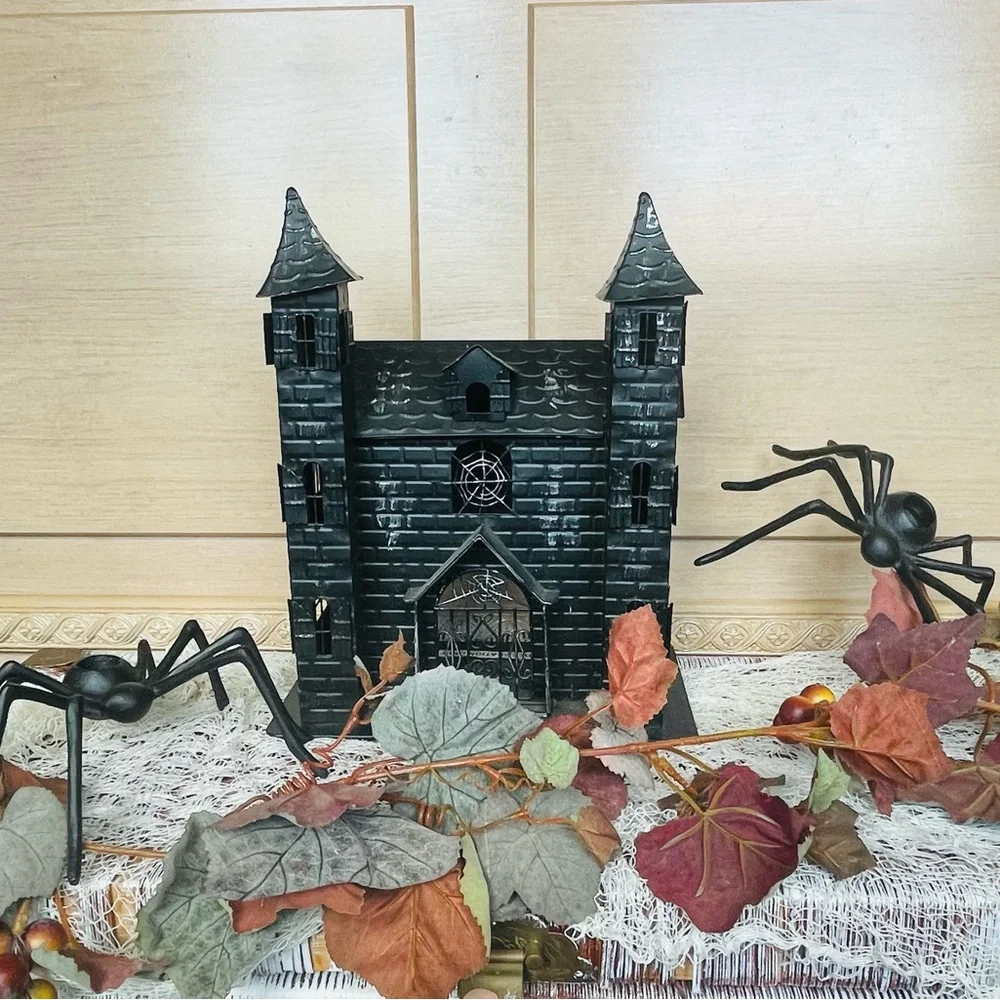 Rare VTG Halloween 2006 Target Medium Tin Haunted House
